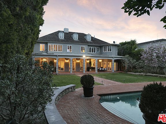 5th image of 807 N Camden Dr