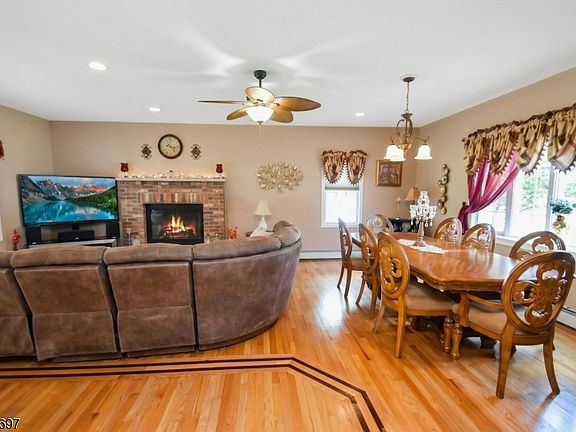 4th image of 37 Heather Hills Dr