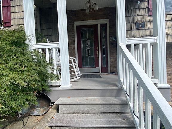 3rd image of 141 Tompkins Dr