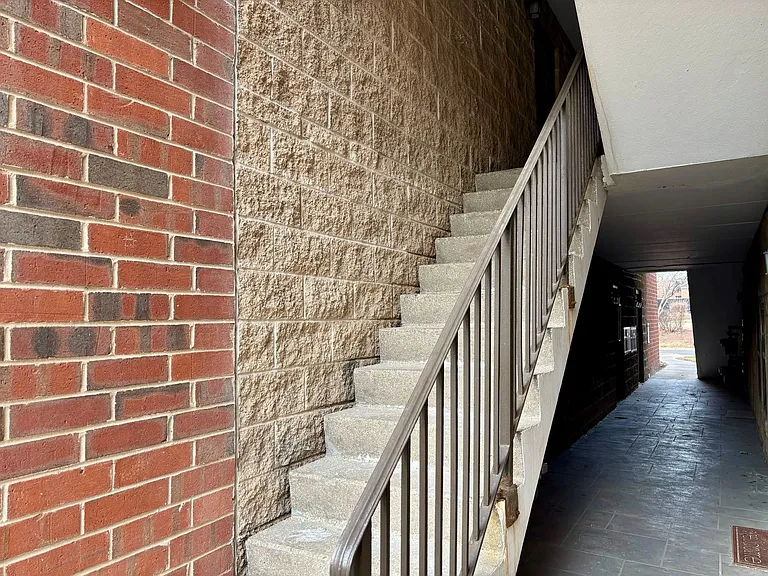 Royal Grove Apartments — Photo 9
