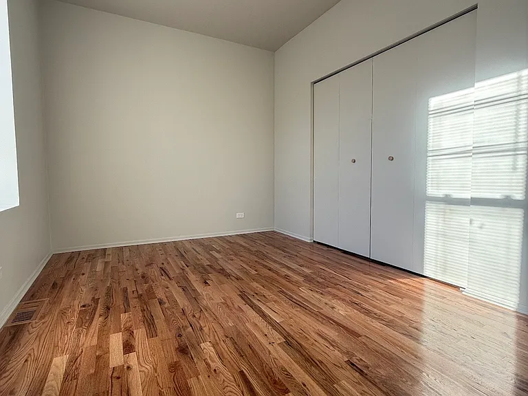 1745 W 33rd St #1M — Photo 9