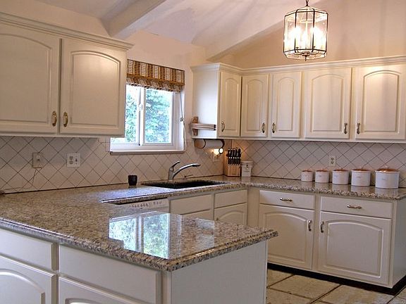 Remodeled kitchen!  Slab Granite!