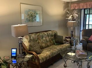 6941 SE Constitution Blvd APT 202, Hobe Sound, FL 33455