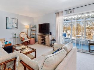 352 County Road B UNIT 8, Fontana, WI