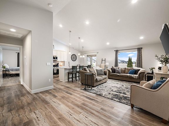5th image of 8008 Babine Dr