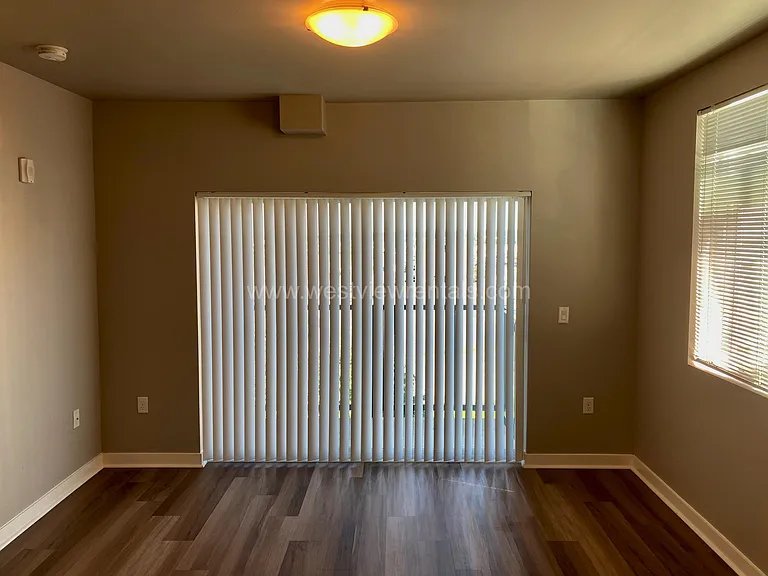 203 E Laurel St — Photo 55
