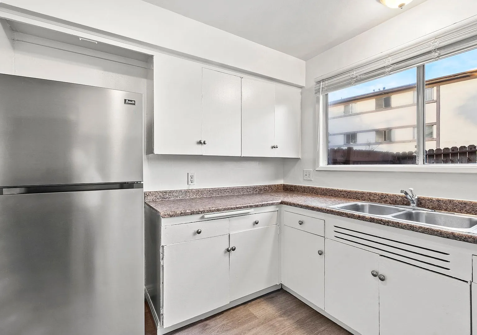 811 Cory Drive — Photo 4
