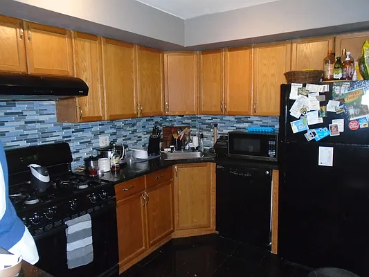 Rented by 18 REALTY | media 7