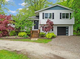 5851 Lakeshore Rd, Fort Gratiot, MI 48059