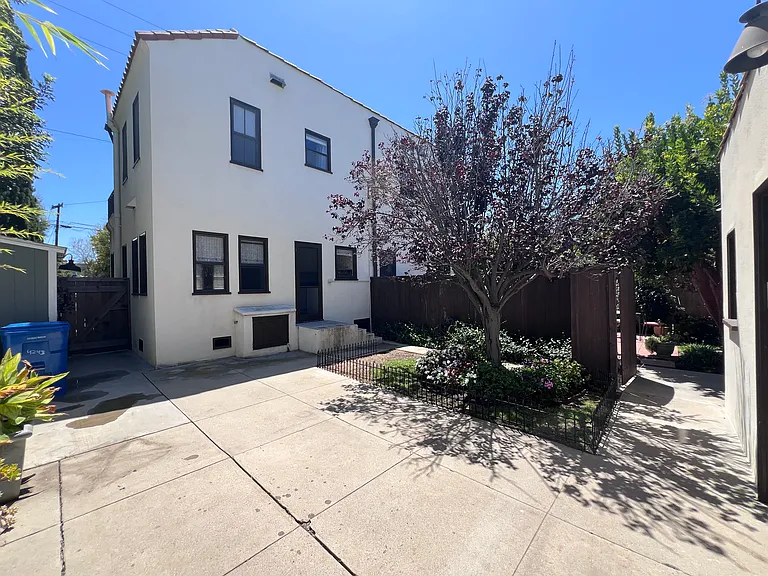 4243 E Vermont St — Photo 31