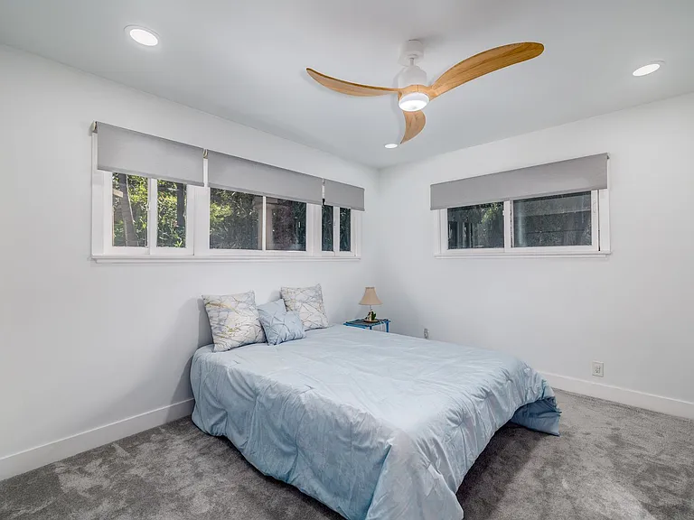 9501 Clybourn Ave — Photo 13