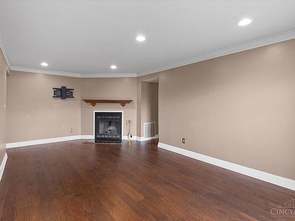 5th image of 9452 Woodland Hills Dr