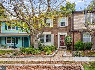 5825 High Bluff Ct, Burke, VA 22015