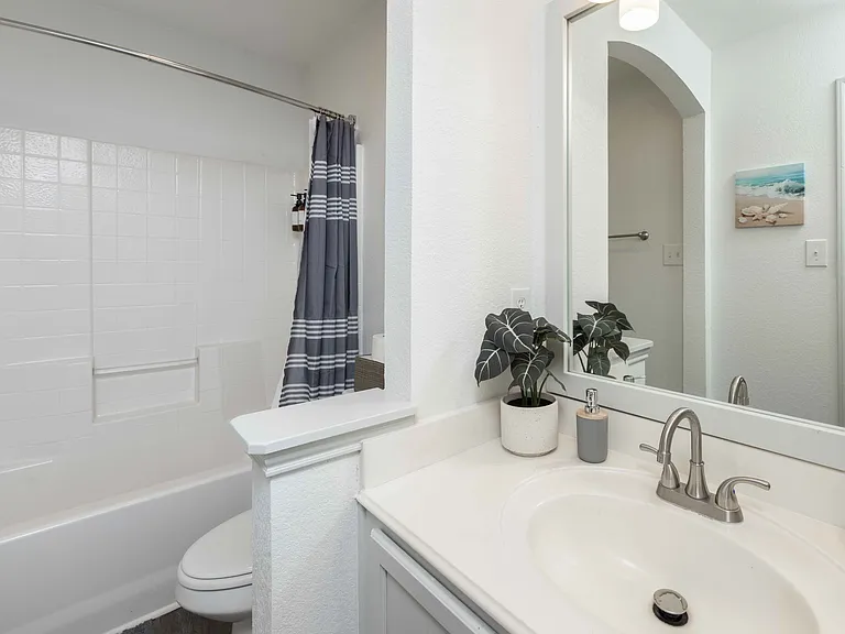 2672 Blackstone Dr — Photo 10