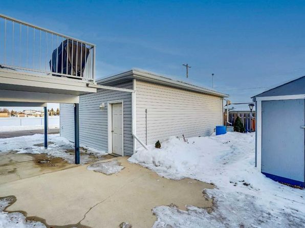 601 E 7th Ave W, Hanna, AB T0J 1P0