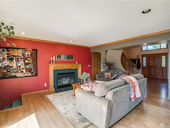 3rd image of 2880 NW Cascade Ave