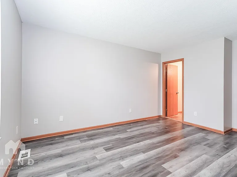 5038 Rolling Rock Ct — Photo 12
