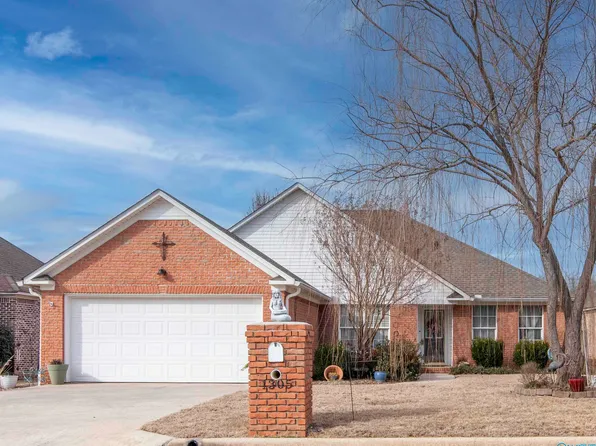 1305 Berrivine Dr NE, Hartselle, AL 35640