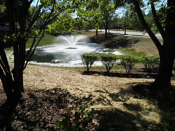 4th image of 941 Little Falls Ct