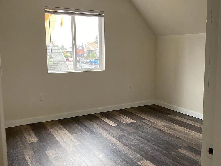 504 S 59th St — Photo 11