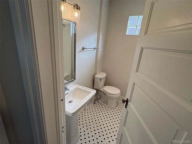 1318 N Marion St — Photo 10
