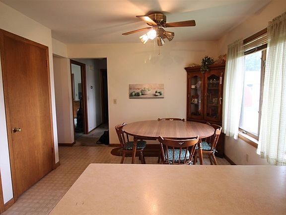 4th image of 2319 N Sumac Dr