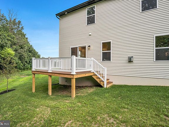 3rd image of 18 Old Moss Ln