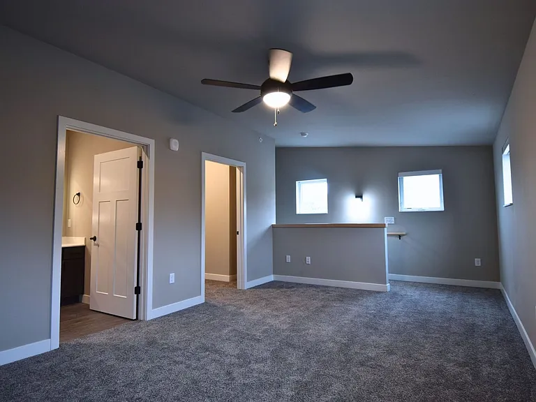 Beaverbrook Apartments — Photo 70