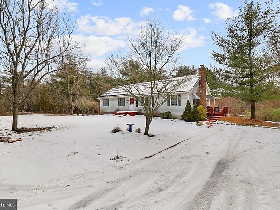 2nd image of 359 Creek Rd