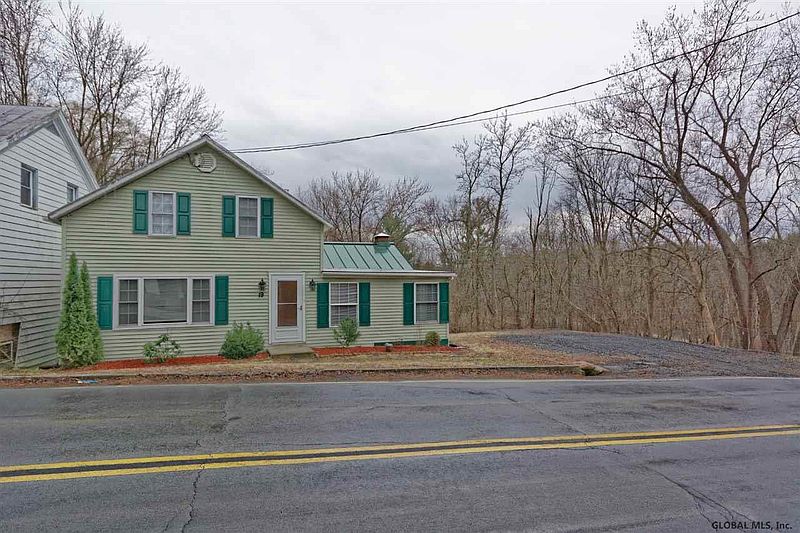 2nd image of 19 HUDSON Avenue