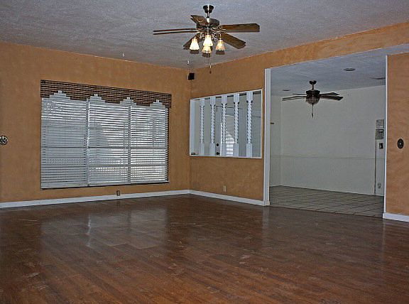 3rd image of 3997 Lakeside Dr
