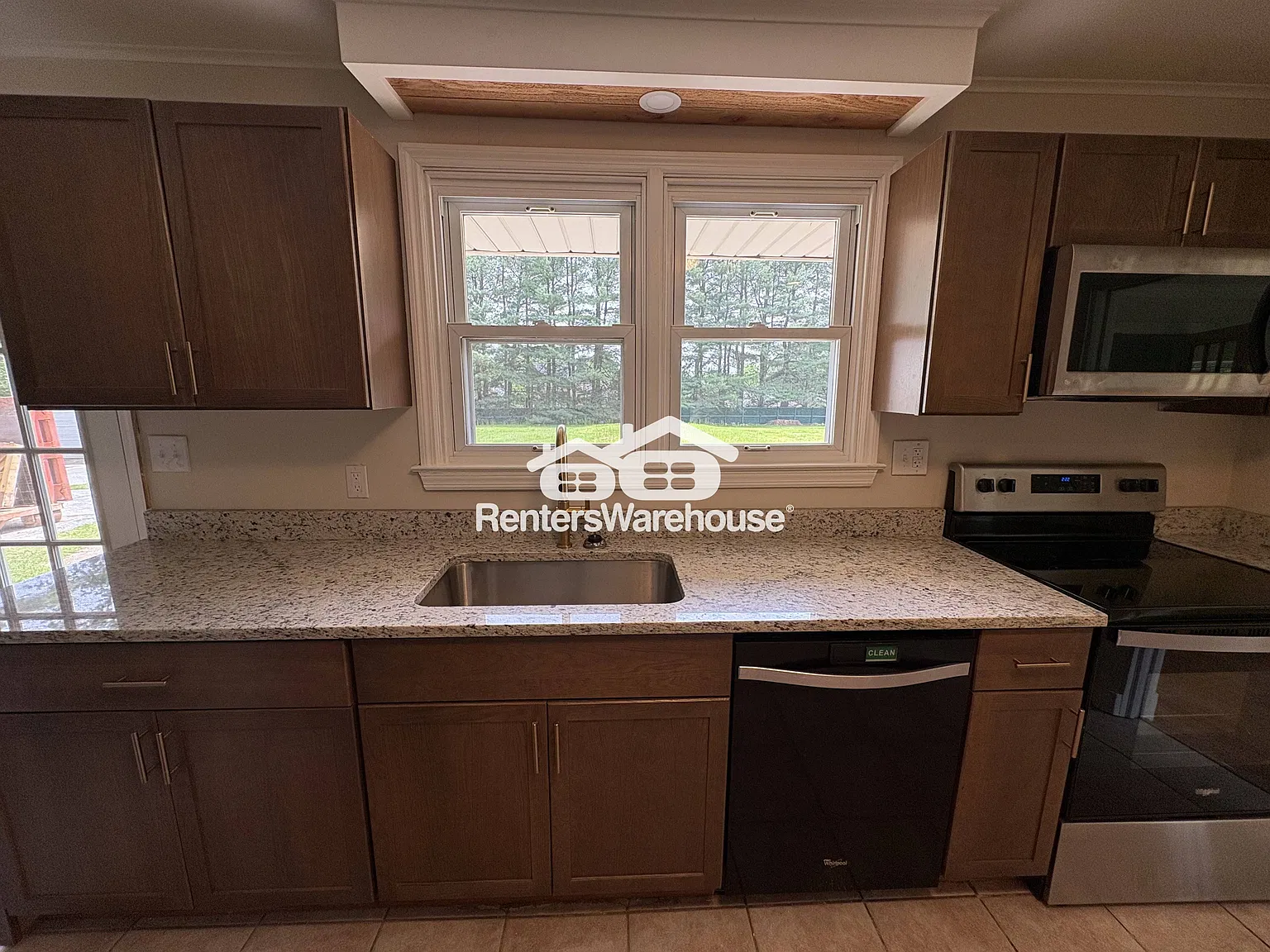 Spacious Pheonix 4BR Ranch Home On 1+ Acre! — Photo 4