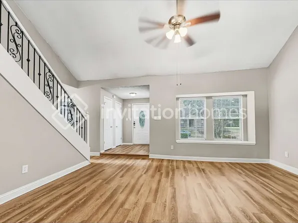 8713 Wood Glen Dr, Rowlett, TX 75088