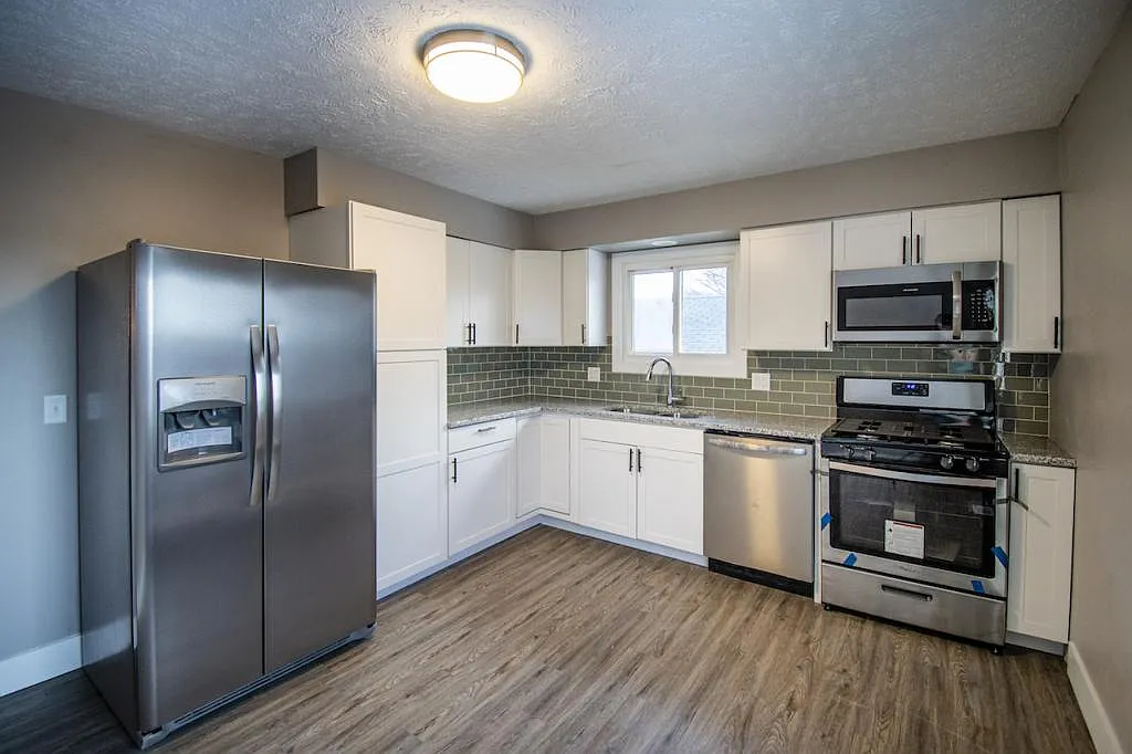 2826 Bryan Ave — Photo 2