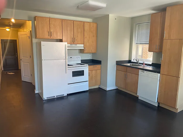 916 Saint Paul St #2B — Photo 8
