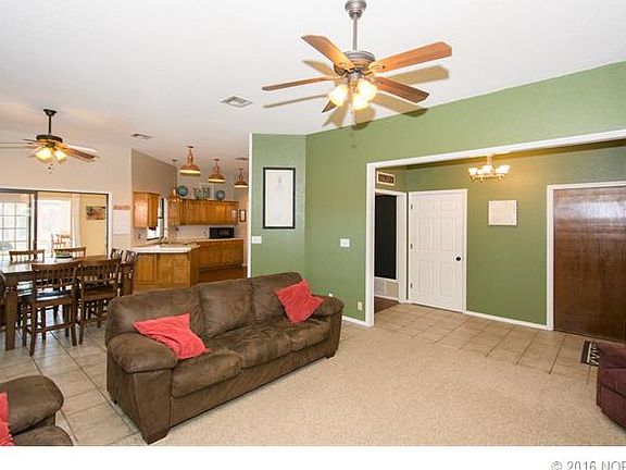 5th image of 13811 S Poplar Pl
