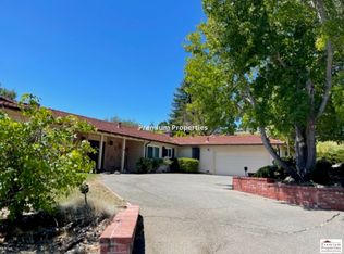 16 Carisbrook Dr, Orinda, CA 94563