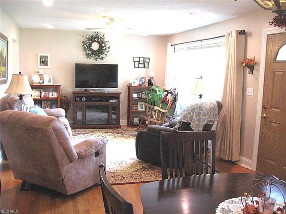 2nd image of 413 Orchard Ln