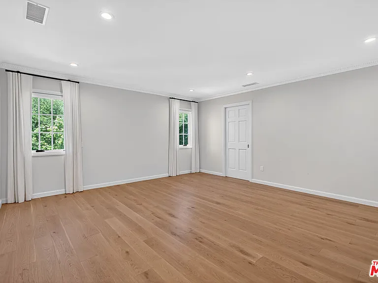 462 Warner Ave — Photo 40