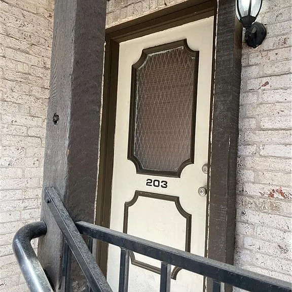 6501 E Hill Dr #203 — Photo 2