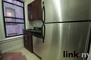 Rented by Link NY Realty