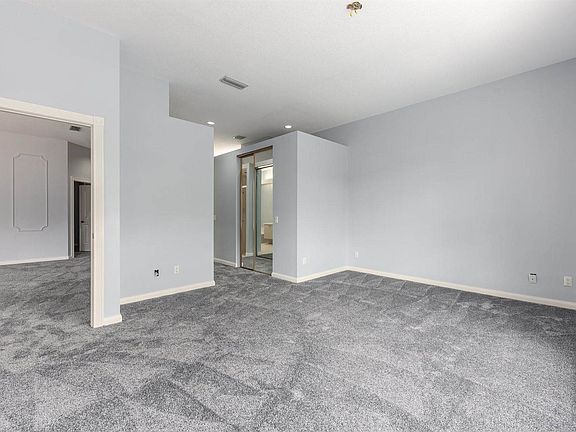 5th image of 2563 SW Greenwich Way