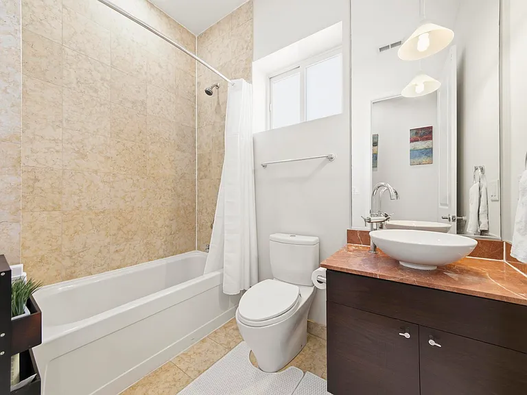 2642 W Chicago Ave #4 — Photo 10