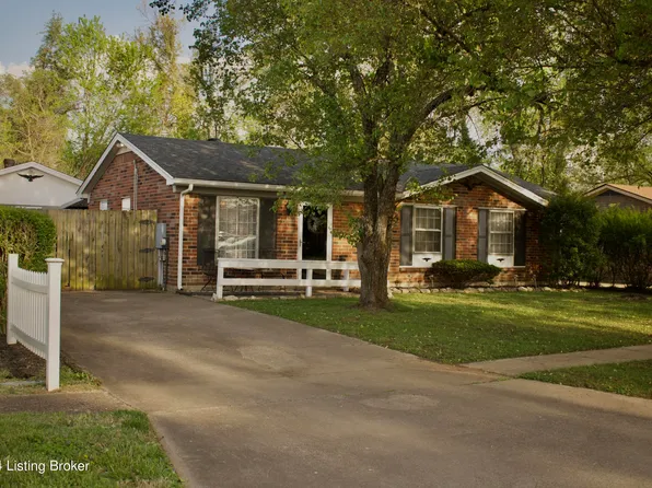 8015 Grenelle Dr, Louisville, KY 40228