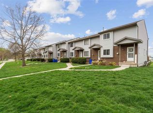 13 Heritage Dr, North Liberty, IA 52317
