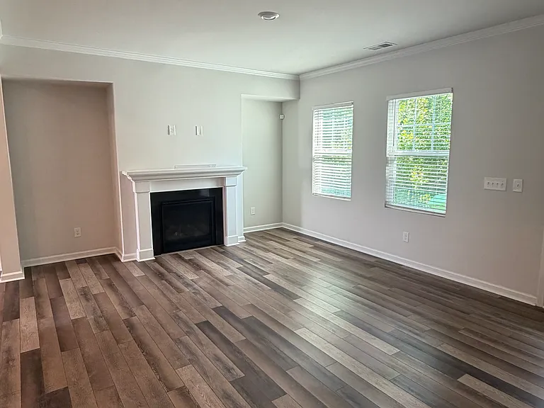 6530 Mezzo Ln — Photo 4