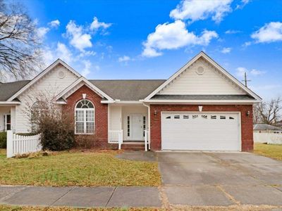 200 N Sumner St, Selma, NC, 27576