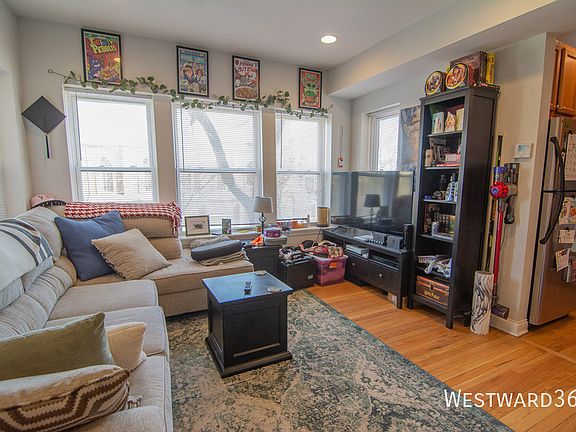 3rd image of 2748 N Kostner Ave #3