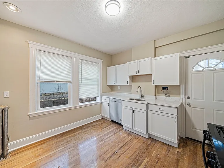 46 Astoria St #3 — Photo 4