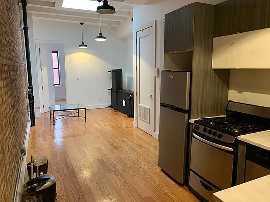 Rented by Brooklyn Group | media 17